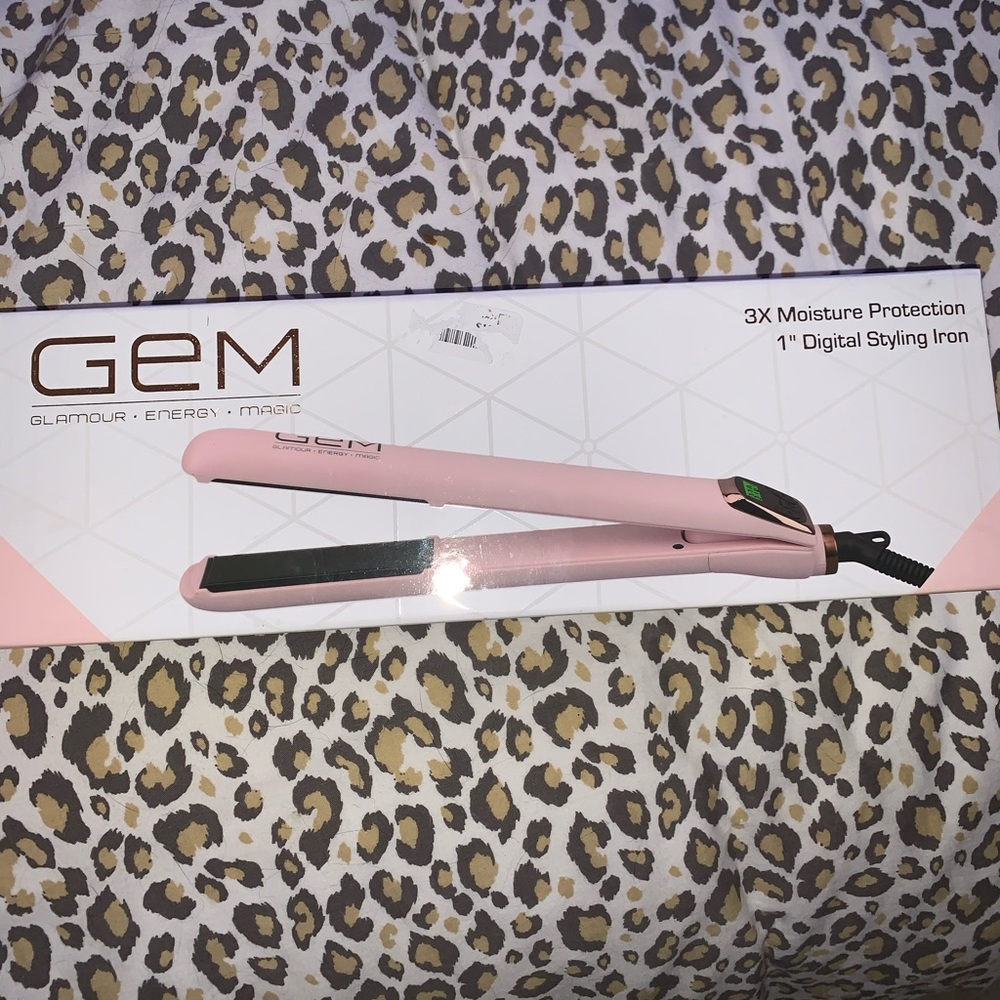 NWT&B! Hair Straightener 1"